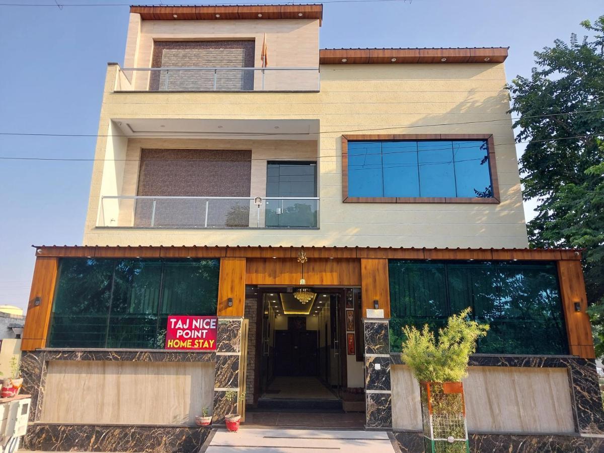 Taj Nice Point Manage By Taj Sunrise Group Agra  Exterior foto