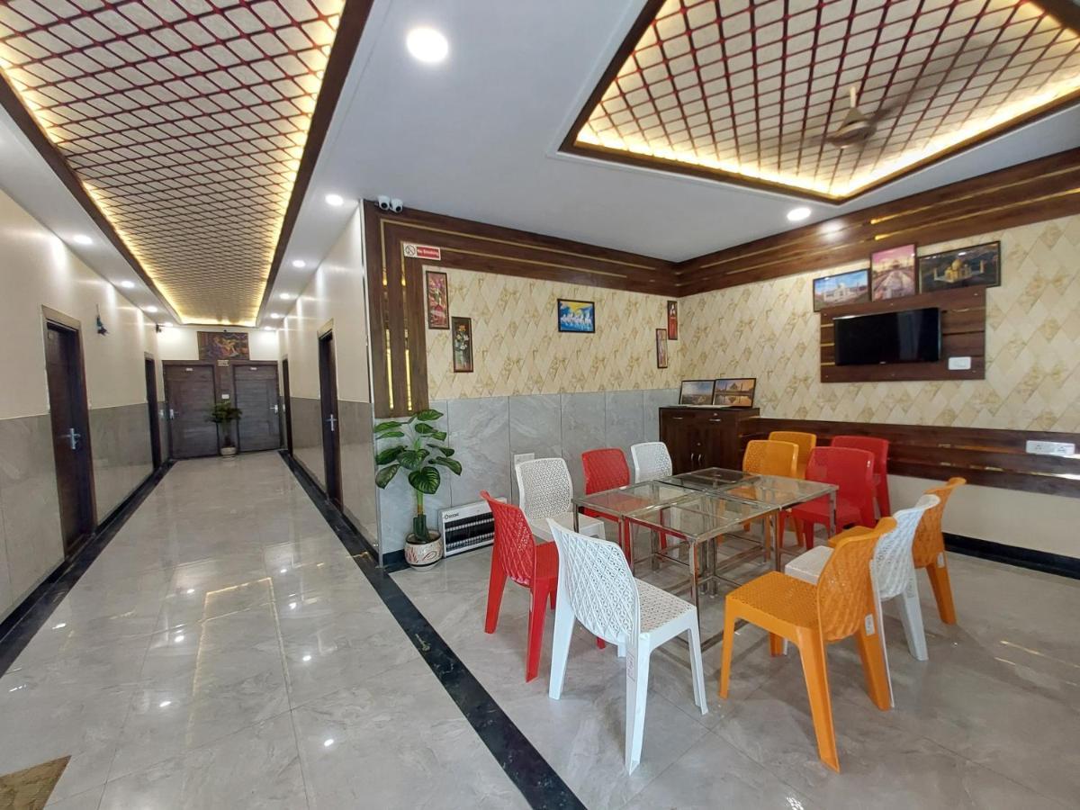 Taj Nice Point Manage By Taj Sunrise Group Agra  Exterior foto