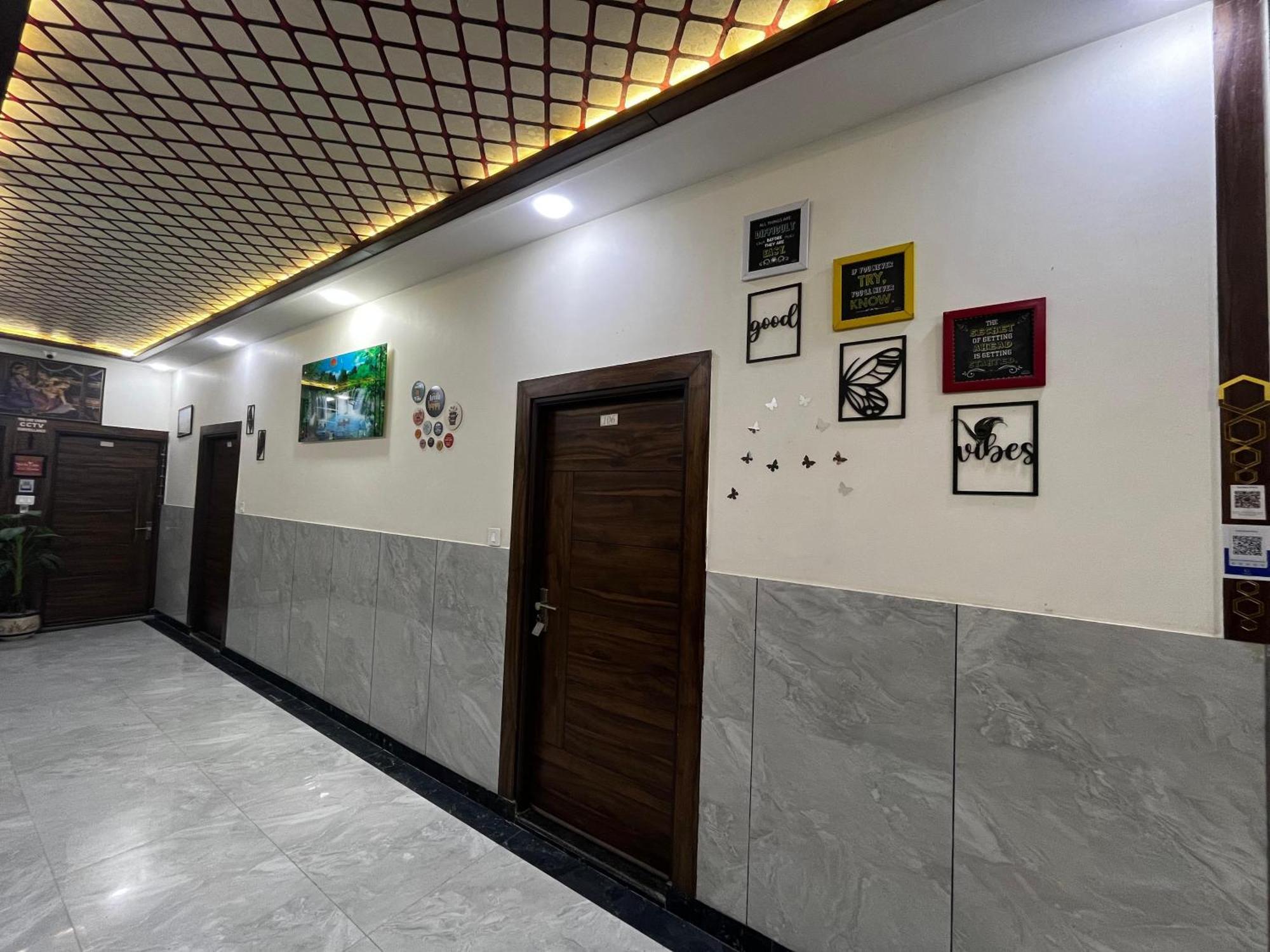Taj Nice Point Manage By Taj Sunrise Group Agra  Exterior foto