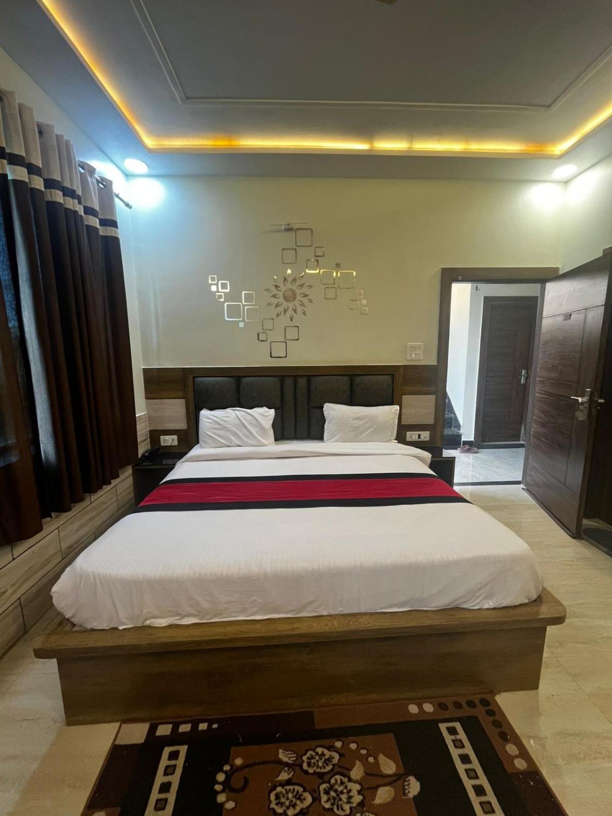 Taj Nice Point Manage By Taj Sunrise Group Agra  Exterior foto
